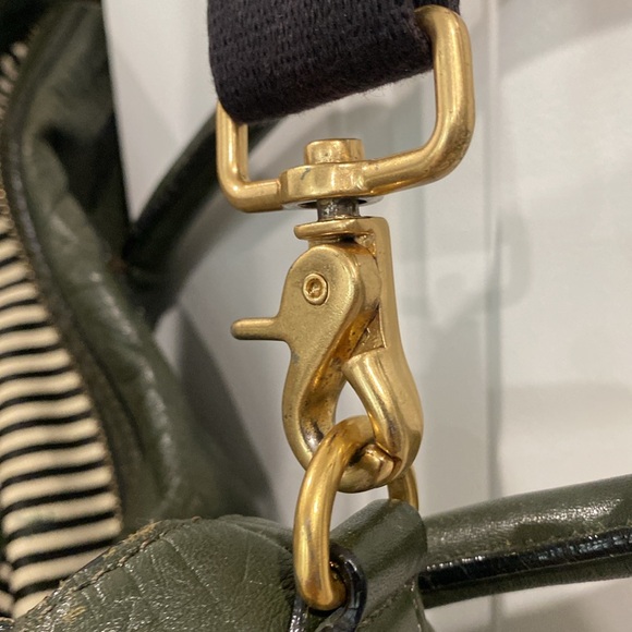 Women’s L.A.M.B Green Leather Tote with a Zipper closure - Picture 9 of 16